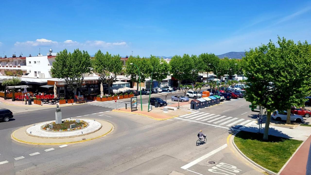 Leroy Apartment Empuriabrava Bagian luar foto